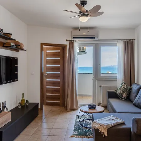 By The Sea - 23437 Apartman *